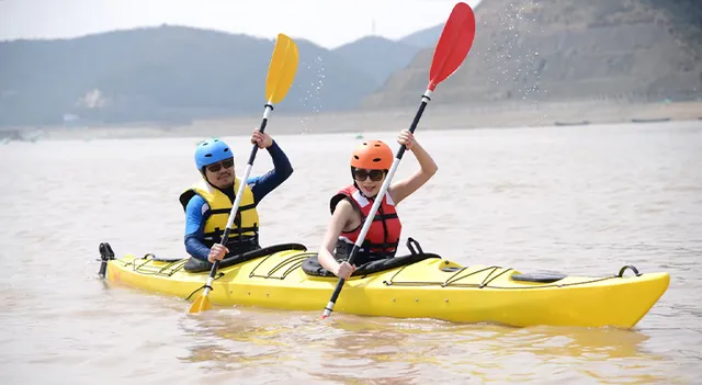 Al Namas: One Hour Kayak Rental Experience