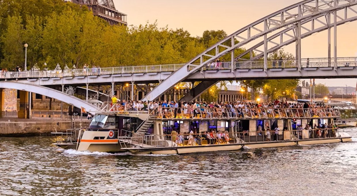 1-Hour Seine Cruise with Audio Guide