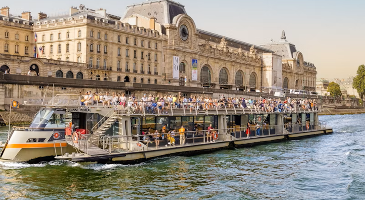 1-Hour Seine Cruise with Audio Guide