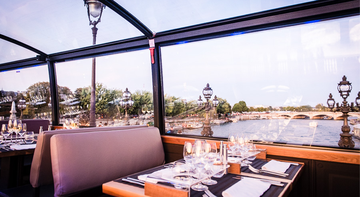 Bustronome Gourmet Dinner Tour for 2.5 Hours