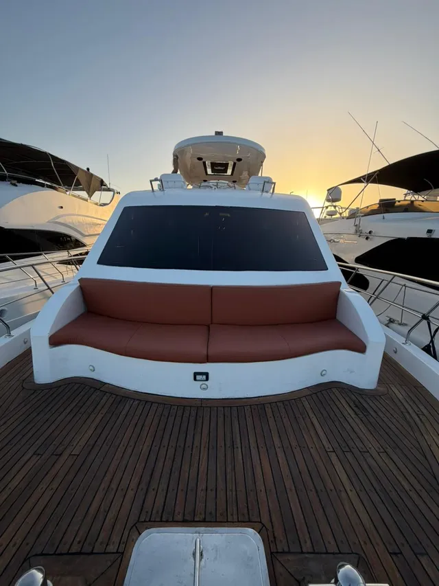 Yacht Cruise Inside Khor Obhur for Groups Up to 20 People