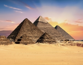 Private tour to Pyramids of Giza