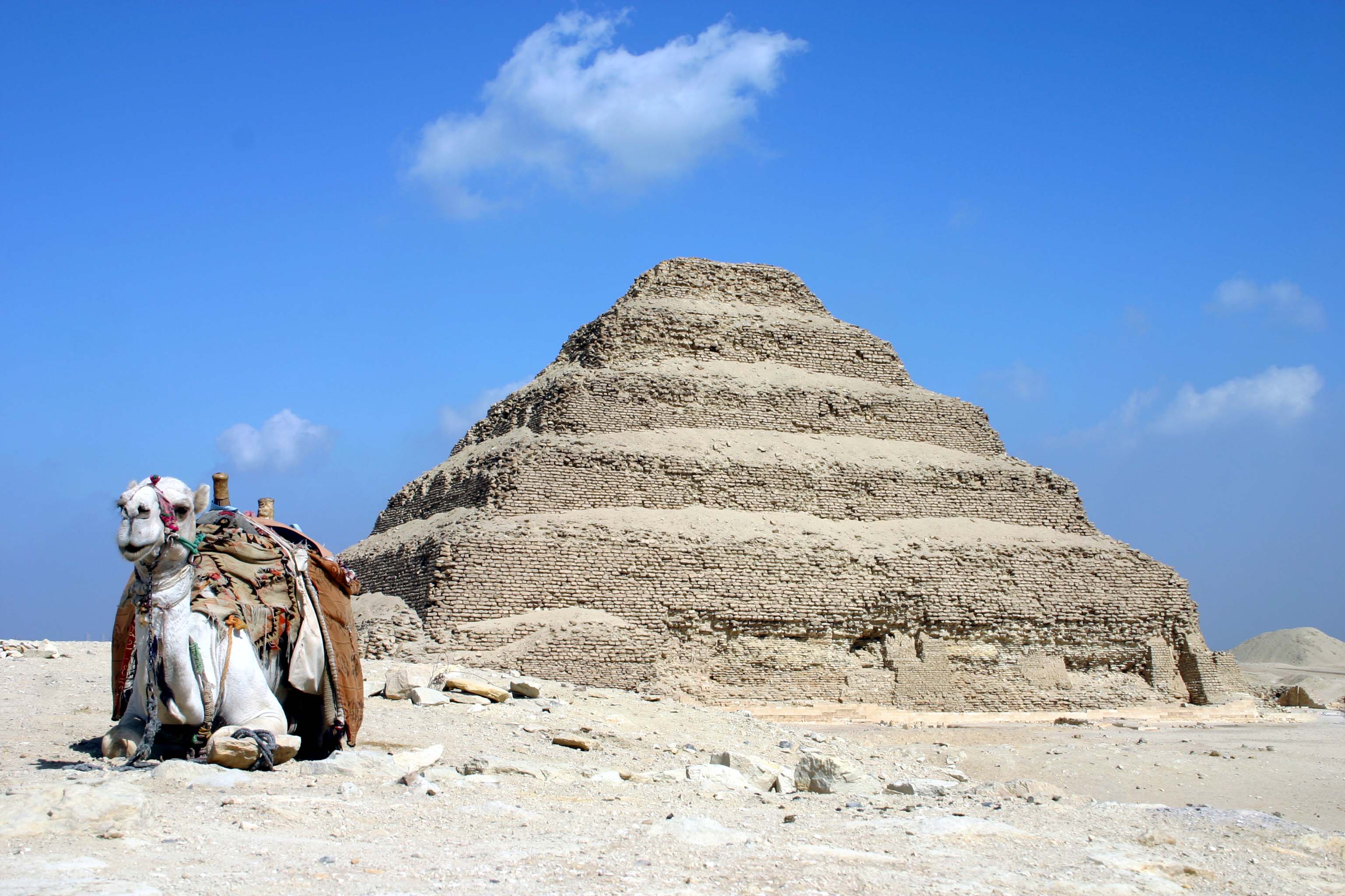 Half Day Tour To Memphis Sakkara And Dahshur Pyramids