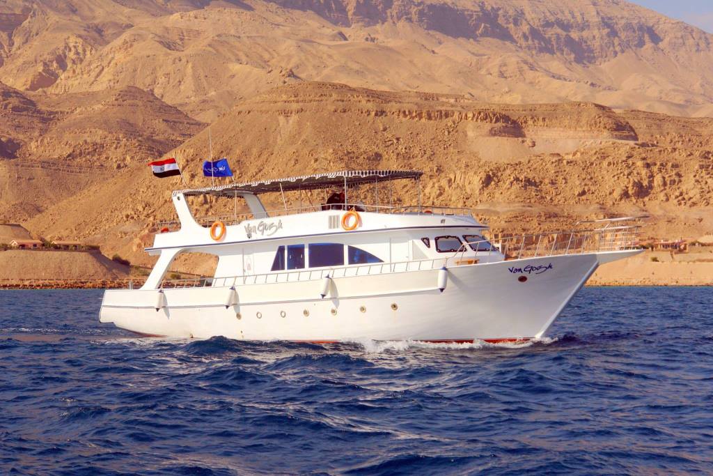 A day in the middle of the sea on a yacht in Ain Sokhna