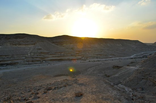 FULL-MOON IN WADI DEGLA