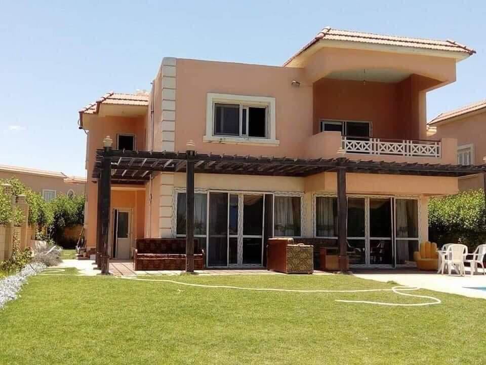  Enjoy Renting a villa in Marina Gardens