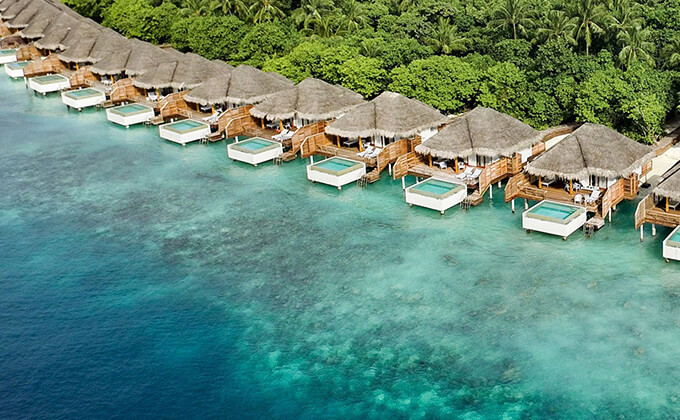 3 nights at Dusit Thani Resort in Maldives (2 persons)