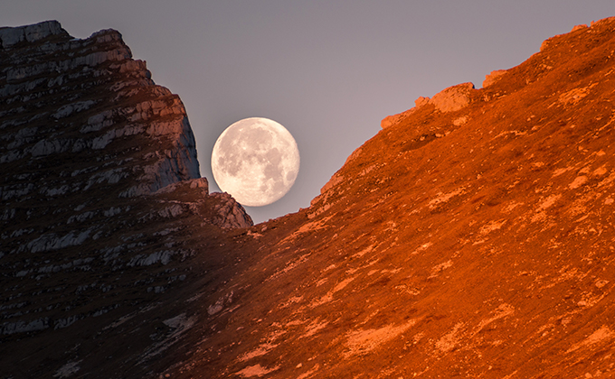 FULL-MOON IN WADI DEGLA