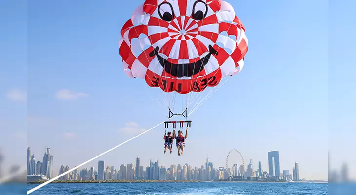 30 Mins of Parasailing With 18% Off