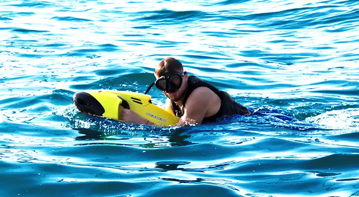 Sea Bobbing in Dubai Harbour 