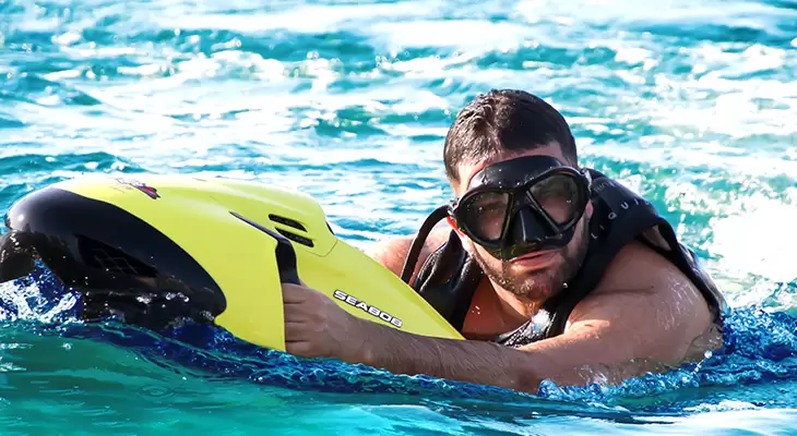 Sea Bobbing in Dubai Harbour 