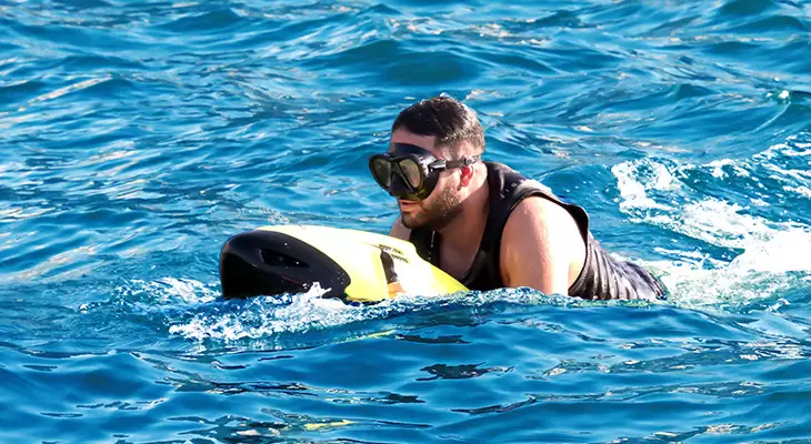 Sea Bobbing in Dubai Harbour 