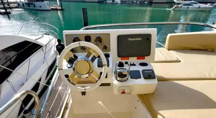 yacht rental in dubai