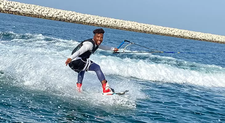 Al Mouj: Wakeboarding Tour with Qualified Instructor