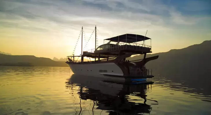 Full Day Rubba Dhow Cruise in Khasab Musandam