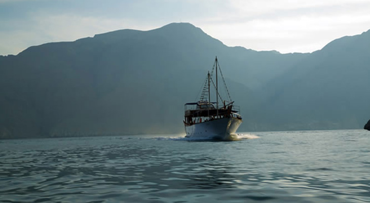 Full Day Rubba Dhow Cruise in Khasab Musandam