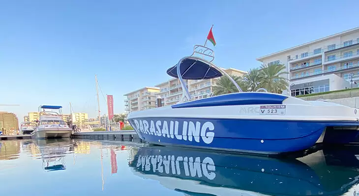 Muscat: 15 mins Parasailing Tour