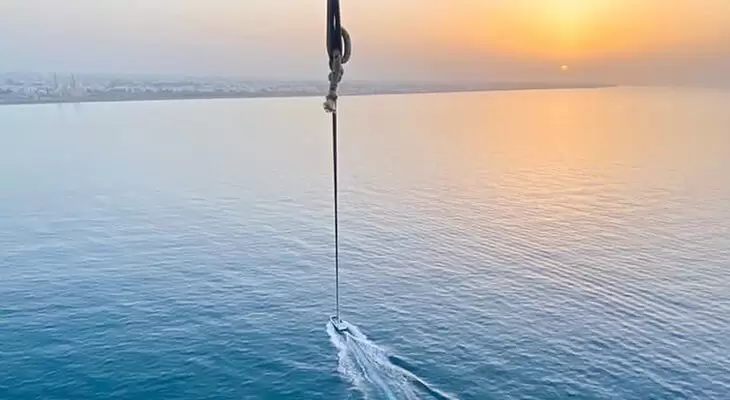 Muscat: 15 mins Parasailing Tour