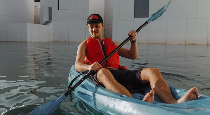 1-hour Kayaking Adventure around Louvre Abu Dhabi