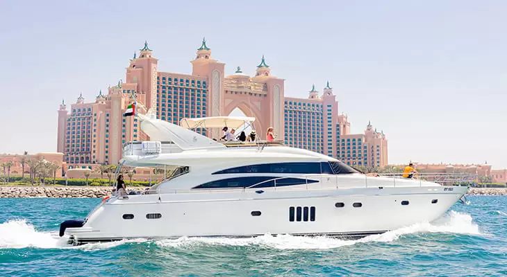 2 Hours Yacht Tour in Burj Coastline with BBQ, Fruits & Drinks