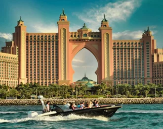 One Hour Black Boat Tour in Dubai