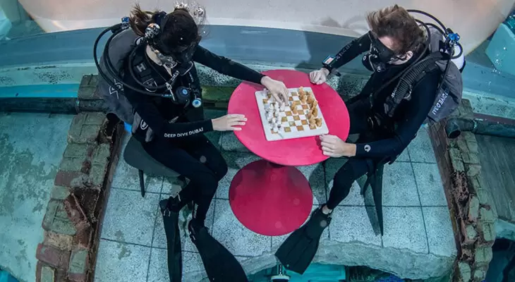 Diving in the Deepest swimming pool in the World Deep Dive Dubai