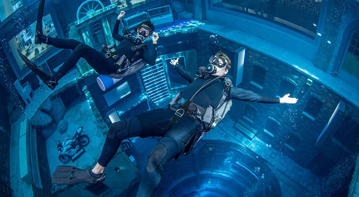 Diving in the Deepest swimming pool in the World Deep Dive Dubai