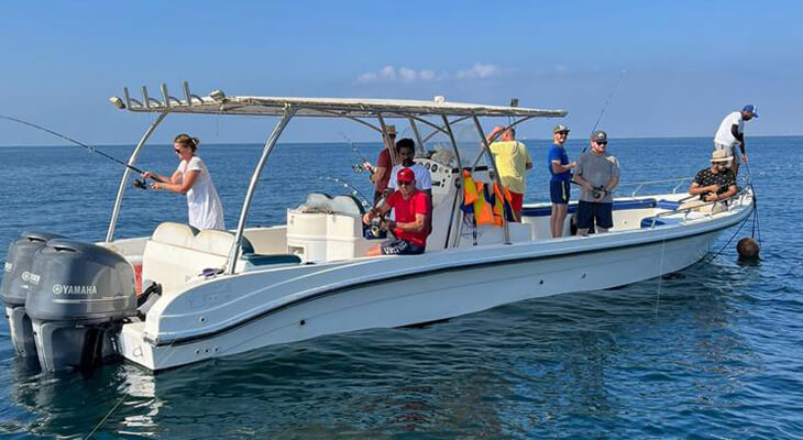 Boat Private Tour in Oman on the Arabian Sea