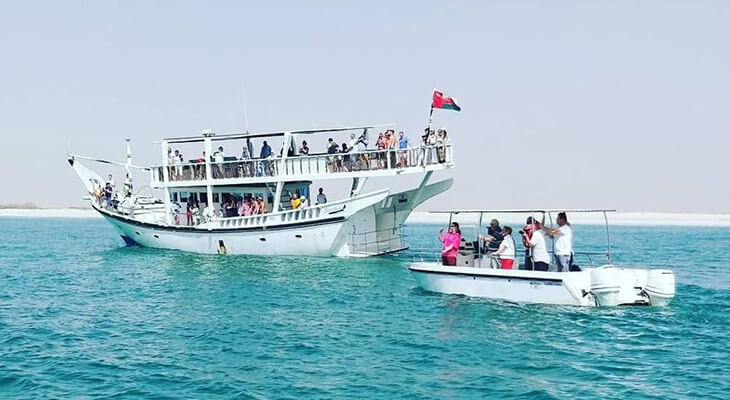 Boat Private Tour in Oman on the Arabian Sea