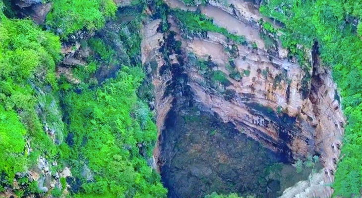 Tawi Atair SinkHole in Oman 