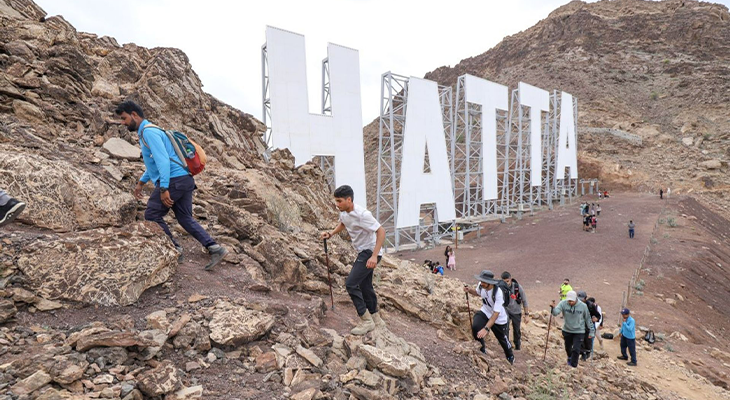 Hiking in Hatta Mountain in Dubai