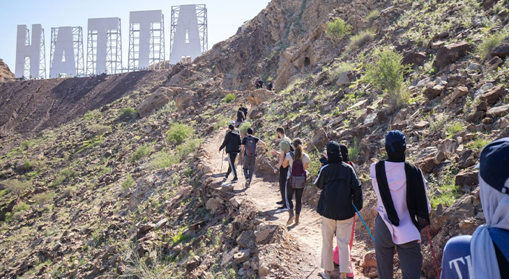 Hiking in Hatta Mountain in Dubai