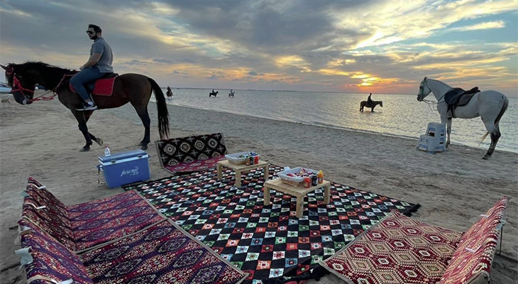 Camping and Horseback Riding Experiences on the Sea for Groups