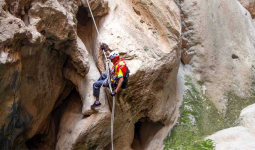 Day trip at Snake Canyon in Oman 