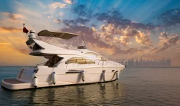 ِAstounda Yacht: 2 hours yacht tour in Doha Sea