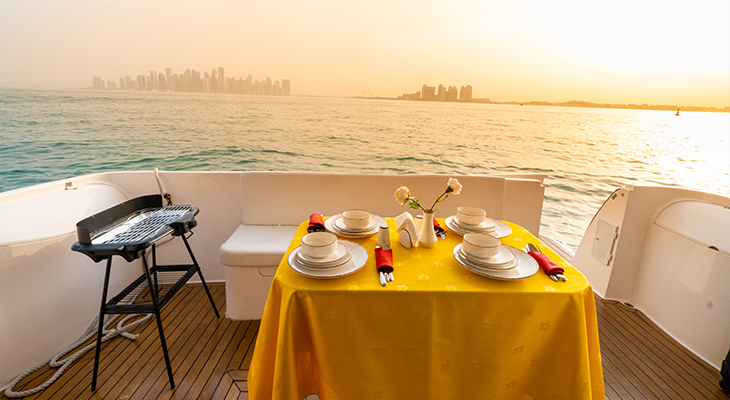 ِAstounda Yacht: 2 hours yacht tour in Doha Sea