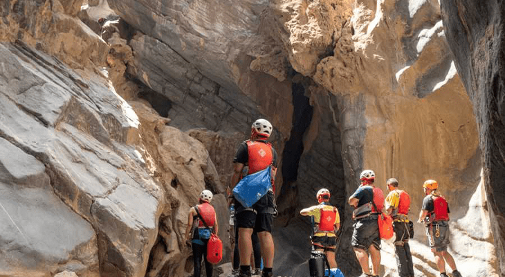 Day trip at Snake Canyon in Oman 