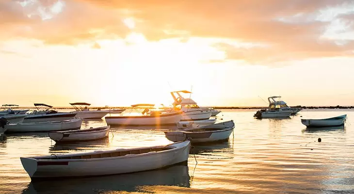 One Hour Boat trip on Amwaj Islands at Sunset