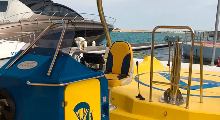 Dolphin Alahlam Boat Capacity of 10 pax for Rent