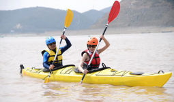 Al Namas: One Hour Kayak Rental Experience 