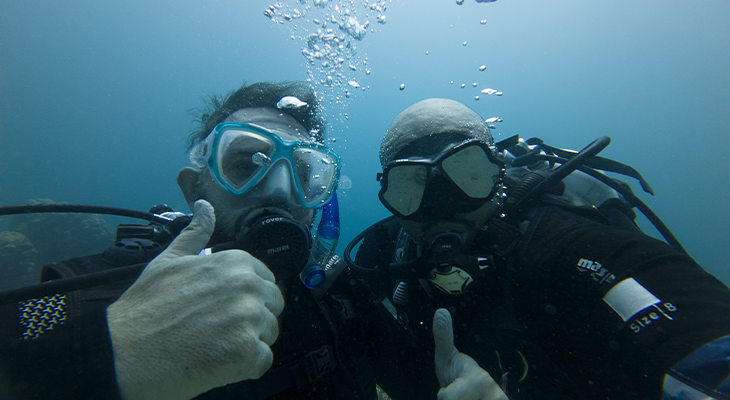 6-Hour Snorkelling Trip in Jeddah with Snorkelling Tools and Snacks