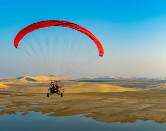 A unique paragliding experience in Qatar 