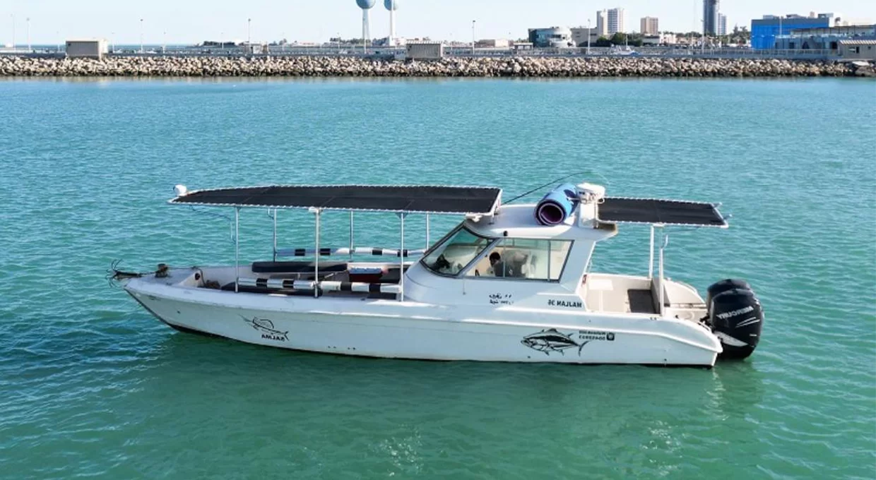 Reeq 11 Boat: Cruise Trip For Group for Up To 9 People