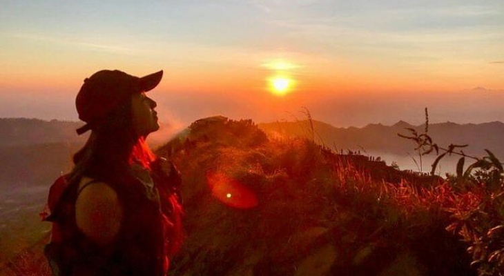 Mount Batur Sunrise Trekking Experience in Bali with a Breakfast