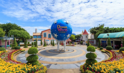 Bangkok: Entry Ticket of Dream World with 5% off