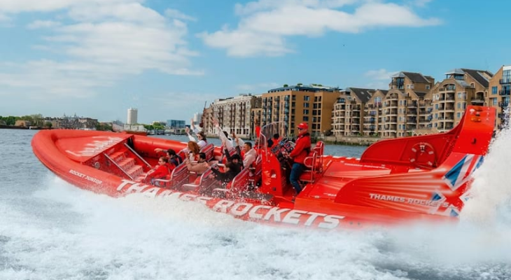 Speedboat Tour on Thames River in London for 50 Minutes