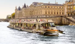 1-Hour Seine Cruise with Audio Guide