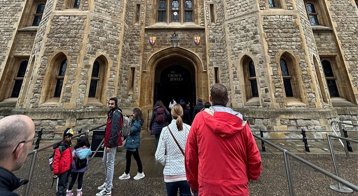 Admission Ticket to Tower of London with a Beefeater Tour 