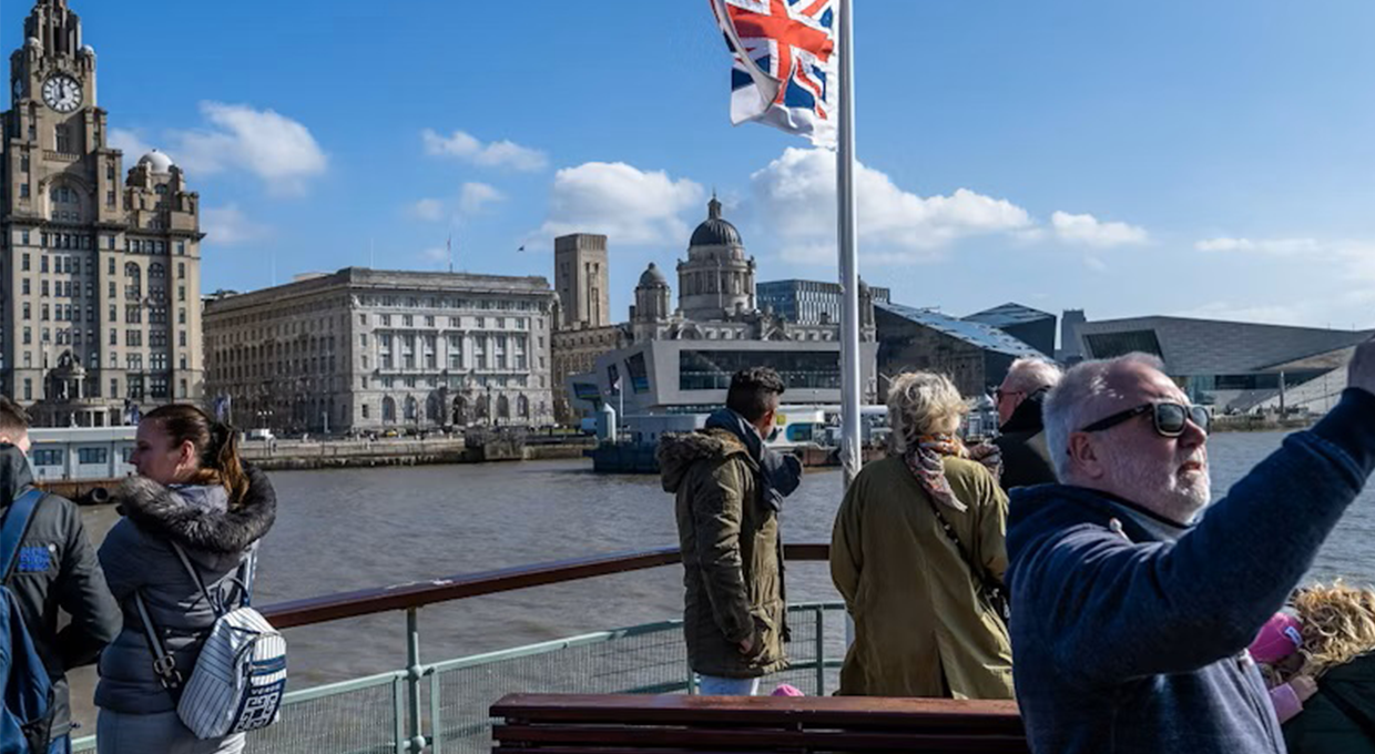 50-Minute River Explorer Cruise on The Mersey River 